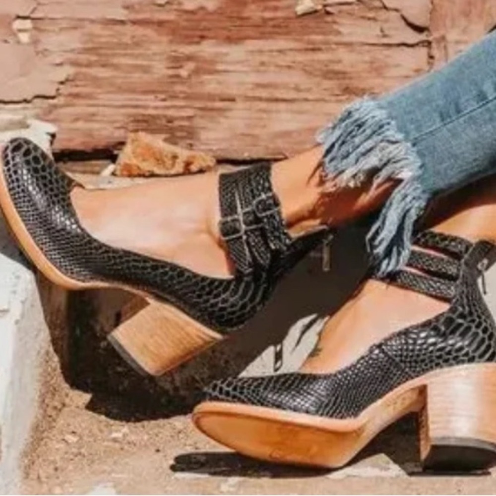 Freebird by Steven Randi Black Size 8